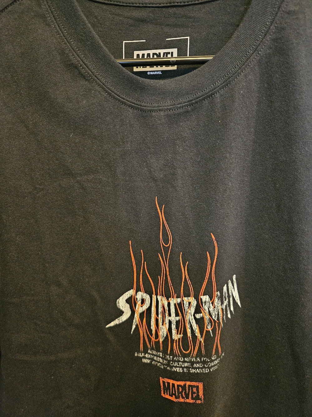 CVLA Marvel Spider-Man Graphic Tee Size Large - Picture 2 of 4
